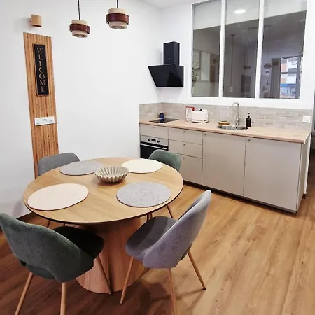 Apartment Sweet Station *