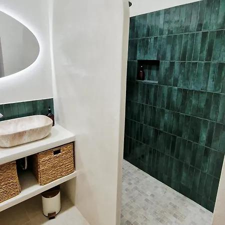 Sweet Station Apartment *