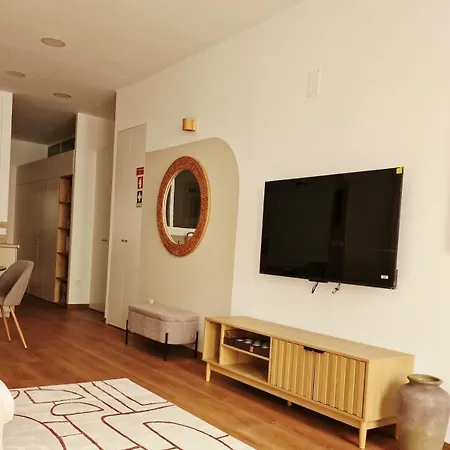 Sweet Station Apartment